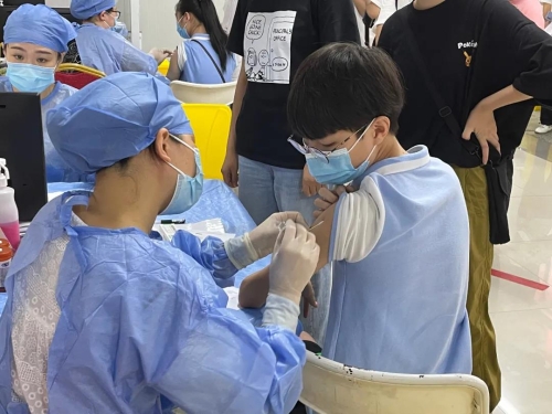 专项组织、专车接送、专场接种……宁海县启动12-17周岁未成年人疫苗接种